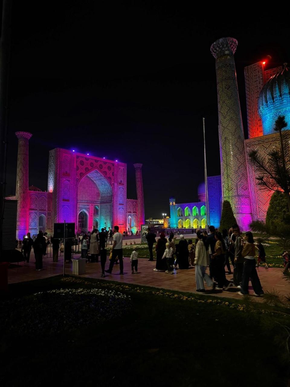Registan Palace Samarkand Exteriör bild